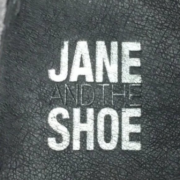 NEW Women’s Jane and the Shoe Lindsay Bootie - Picture 6 of 10